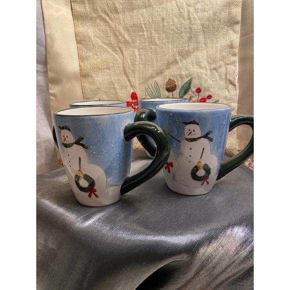 Oneida, Set of 4 Christmas/Snowman/Holiday Mugs/Cups. Two designs of Snow Family - Picture 2 of 15
